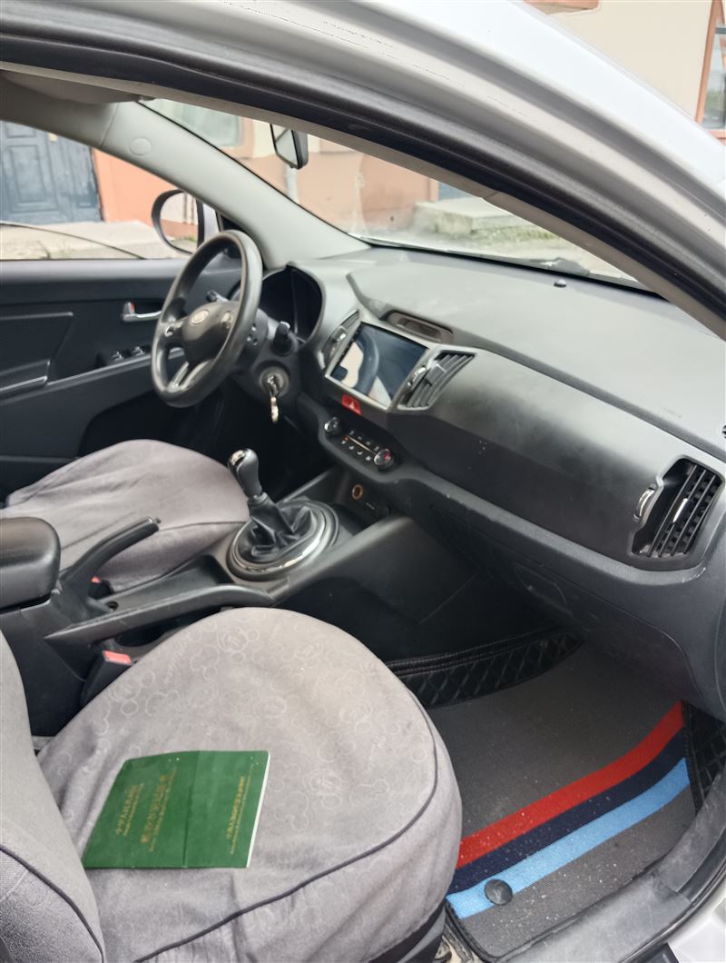 11年起亞智跑手動高配原值13萬